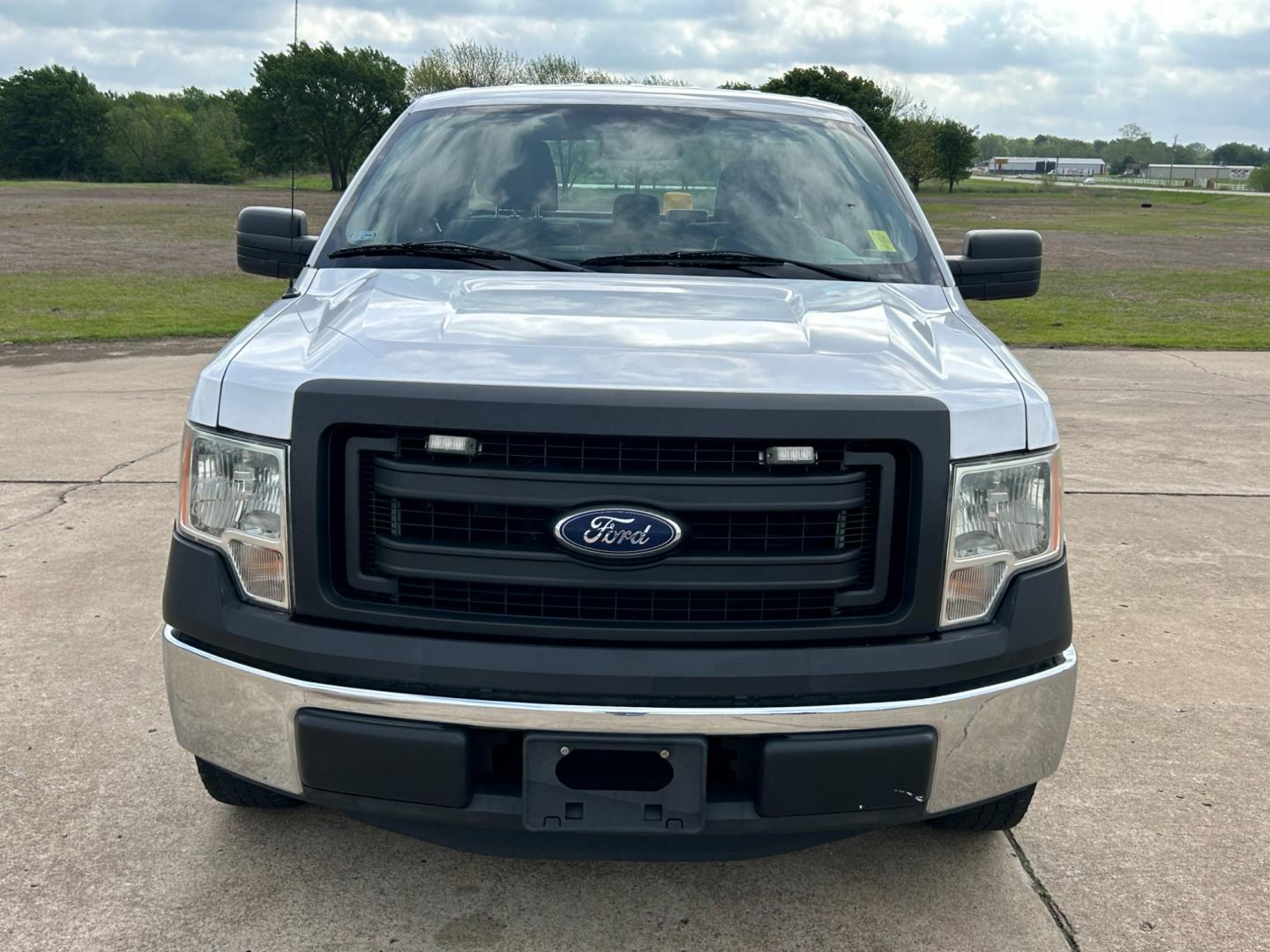 2014 White /Gray Ford F-150 XL SuperCab 6.5-ft. Bed 2WD (1FTEX1CM8EK) with an 3.7L V6 DOHC 24V engine, 6-Speed Automatic transmission, located at 17760 Hwy 62, Morris, OK, 74445, (918) 733-4887, 35.609104, -95.877060 - Photo#1